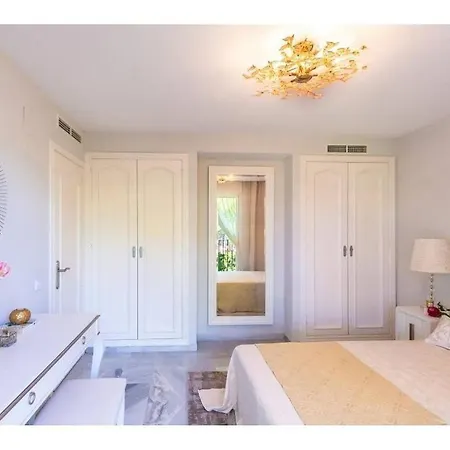 Diana Apartment *